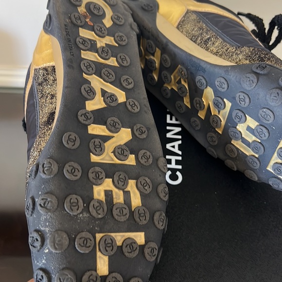 Chanel gold and black sneakers worn couple of times size 42 with box - Picture 6 of 10